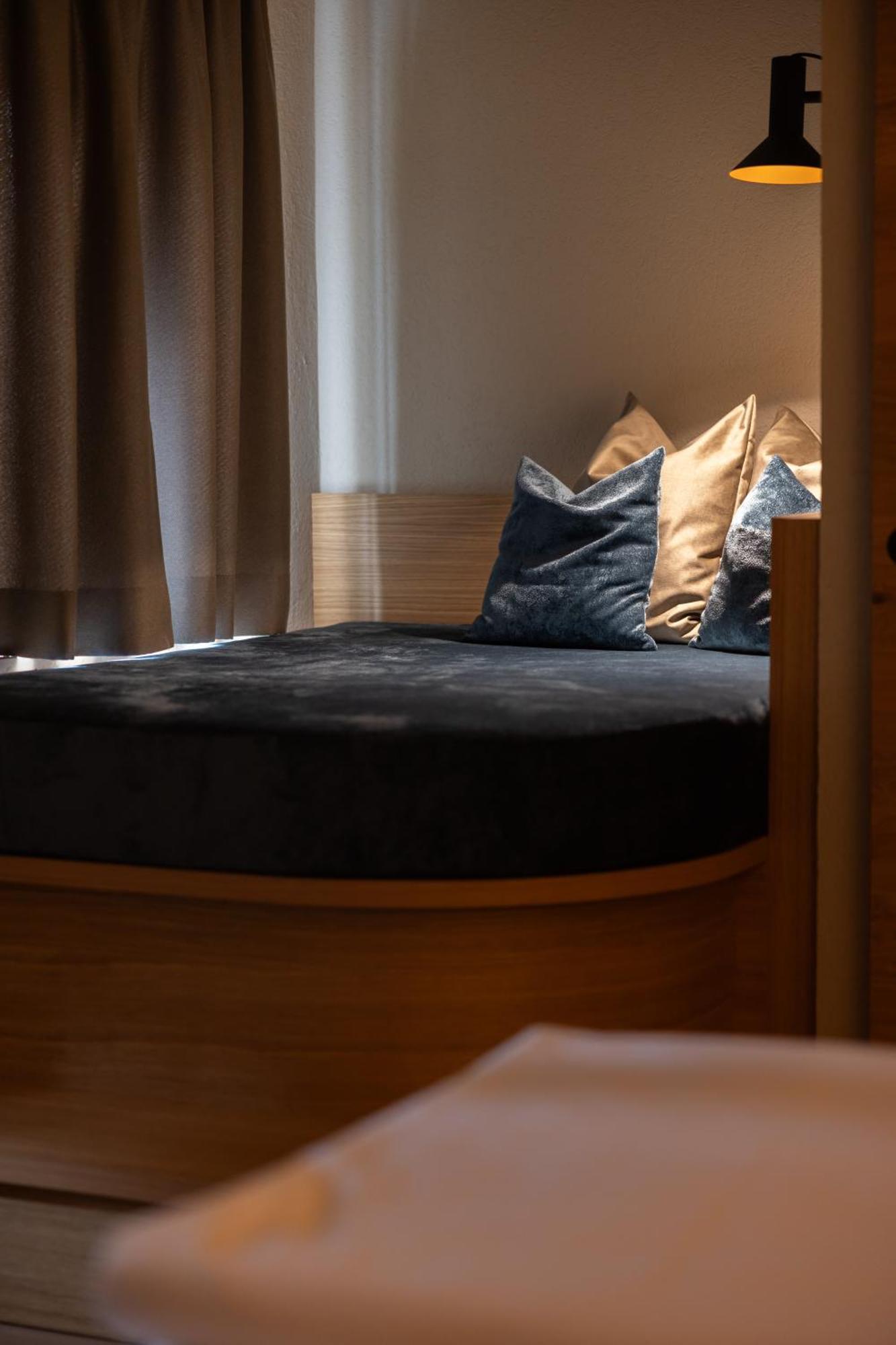 Hotel Zum Mohren รอยท์เทอ ภายนอก รูปภาพ